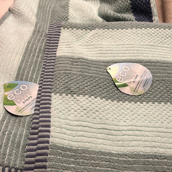 NWT ECO DRI STRIPE one BATH TOWEL🧖🧖‍♂️bath 🛀🧼🧼🧼🚿🚿🚿 - Picture 2 of 4